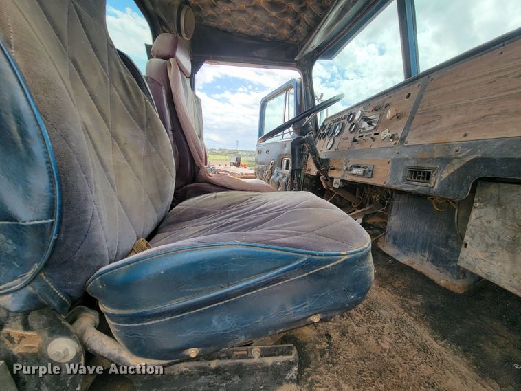 image for item KA9318 1985 Volvo White Autocar AT Westport  truck cab and chassis