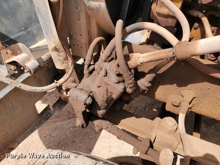 image for item KA9318 1985 Volvo White Autocar AT Westport  truck cab and chassis