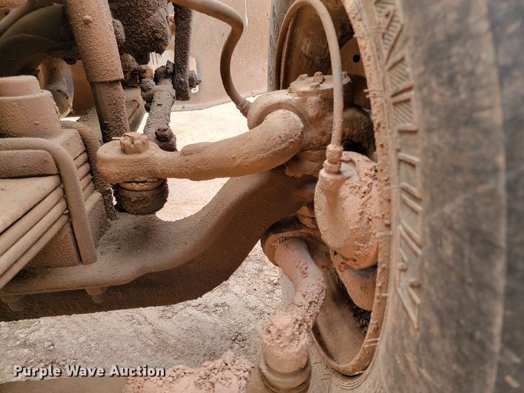 image for item KA9318 1985 Volvo White Autocar AT Westport  truck cab and chassis