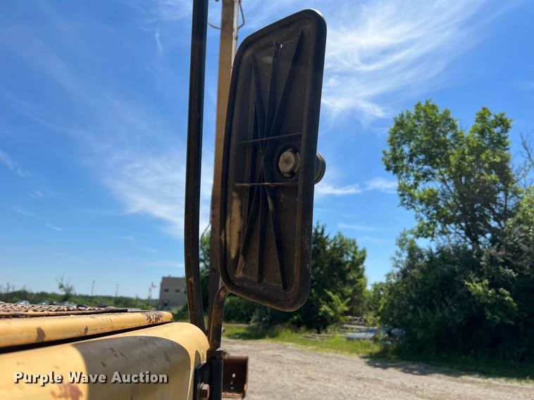 image for item KC9839 1999 Caterpillar 322BL  long reach excavator