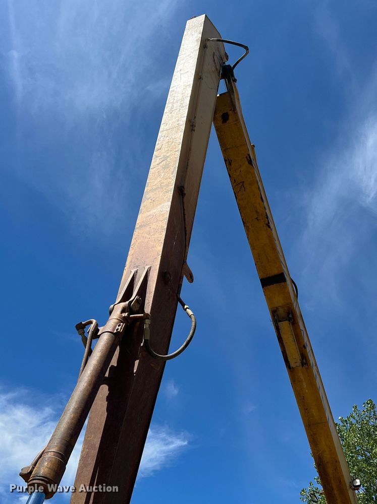 image for item KC9839 1999 Caterpillar 322BL  long reach excavator