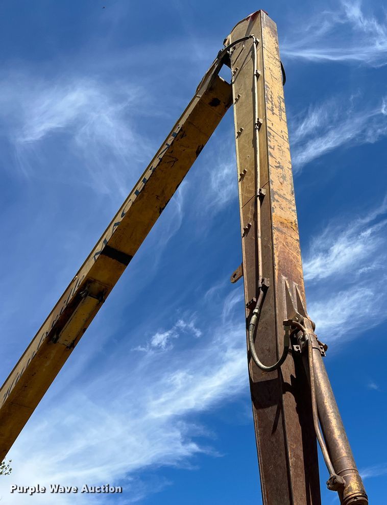 image for item KC9839 1999 Caterpillar 322BL  long reach excavator