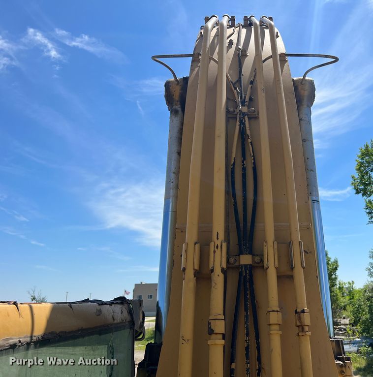 image for item KC9839 1999 Caterpillar 322BL  long reach excavator