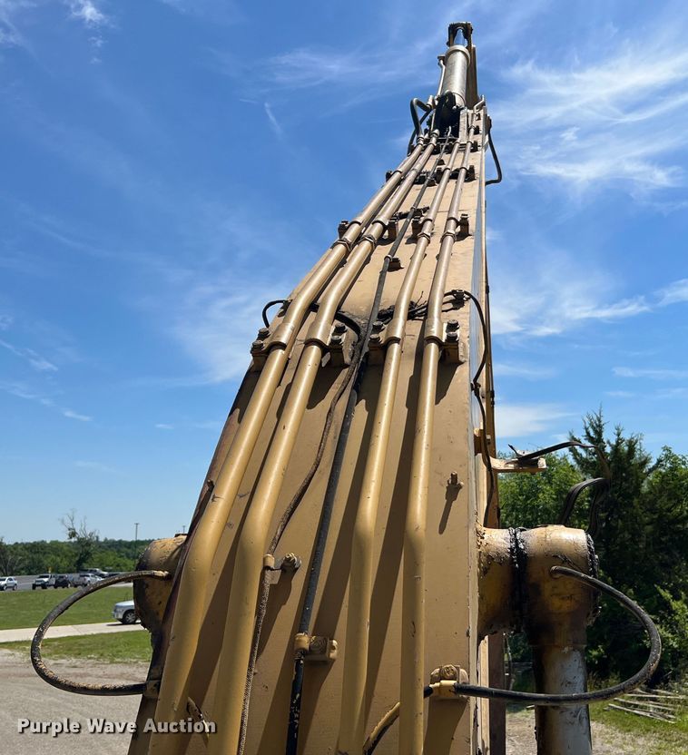 image for item KC9839 1999 Caterpillar 322BL  long reach excavator