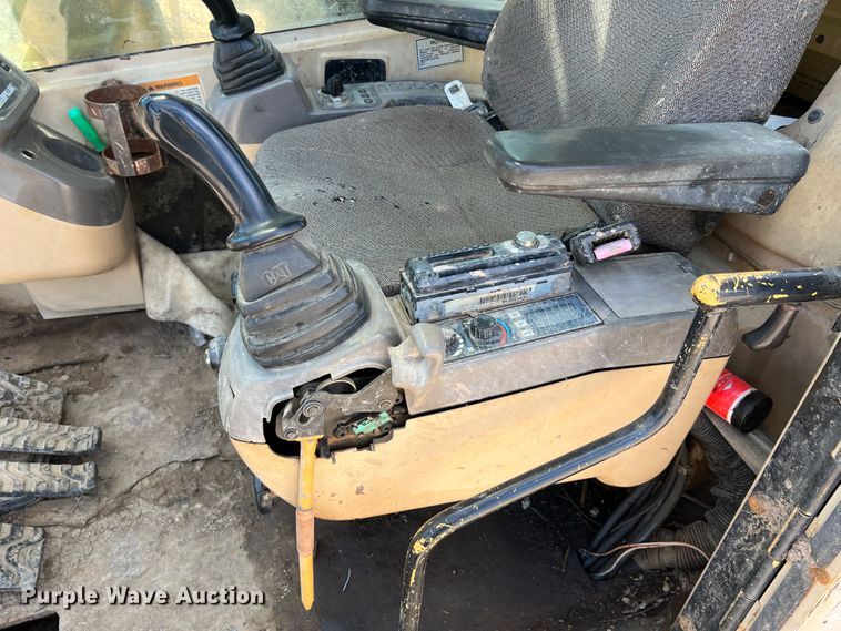 image for item KC9839 1999 Caterpillar 322BL  long reach excavator