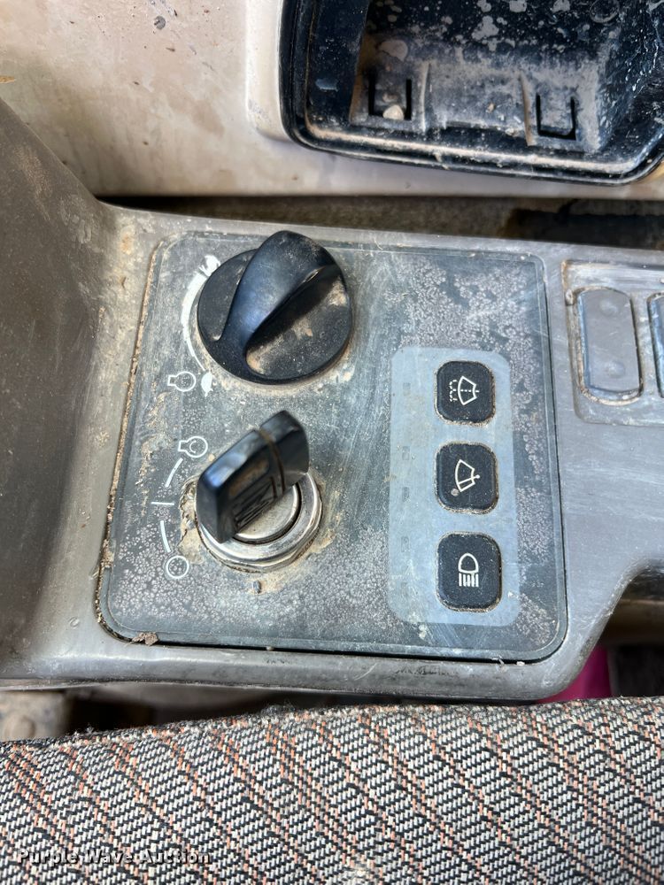 image for item KC9839 1999 Caterpillar 322BL  long reach excavator