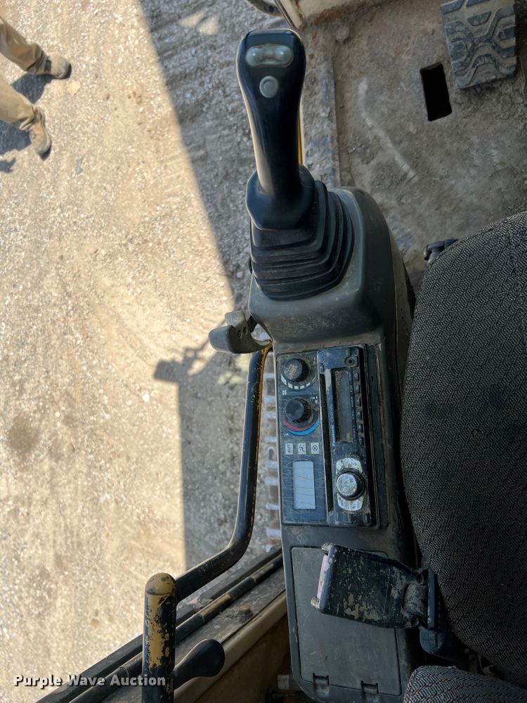 image for item KC9839 1999 Caterpillar 322BL  long reach excavator