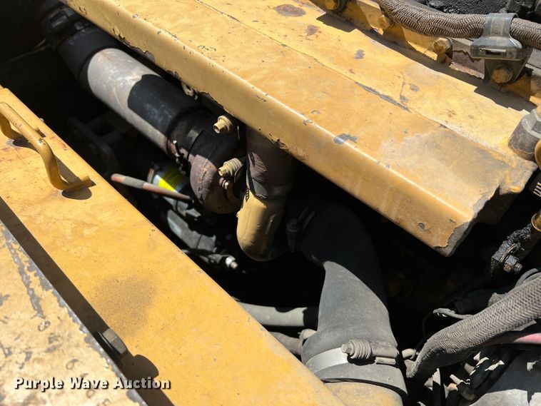 image for item KC9839 1999 Caterpillar 322BL  long reach excavator