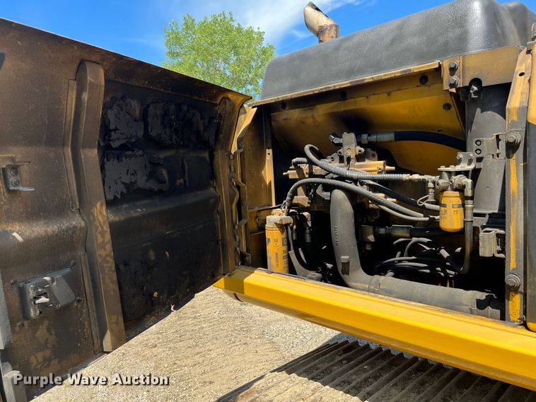 image for item KC9839 1999 Caterpillar 322BL  long reach excavator