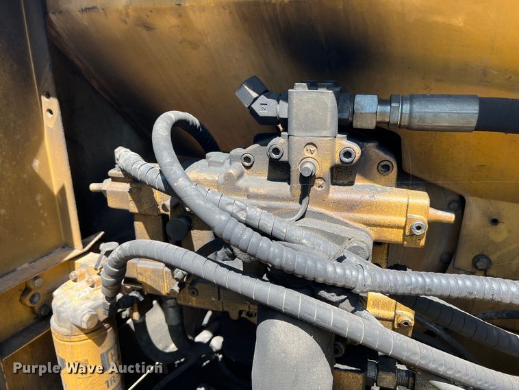 image for item KC9839 1999 Caterpillar 322BL  long reach excavator