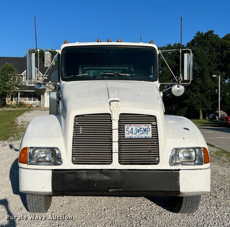 image for item KC9847 1995 Kenworth T300  utility / service truck