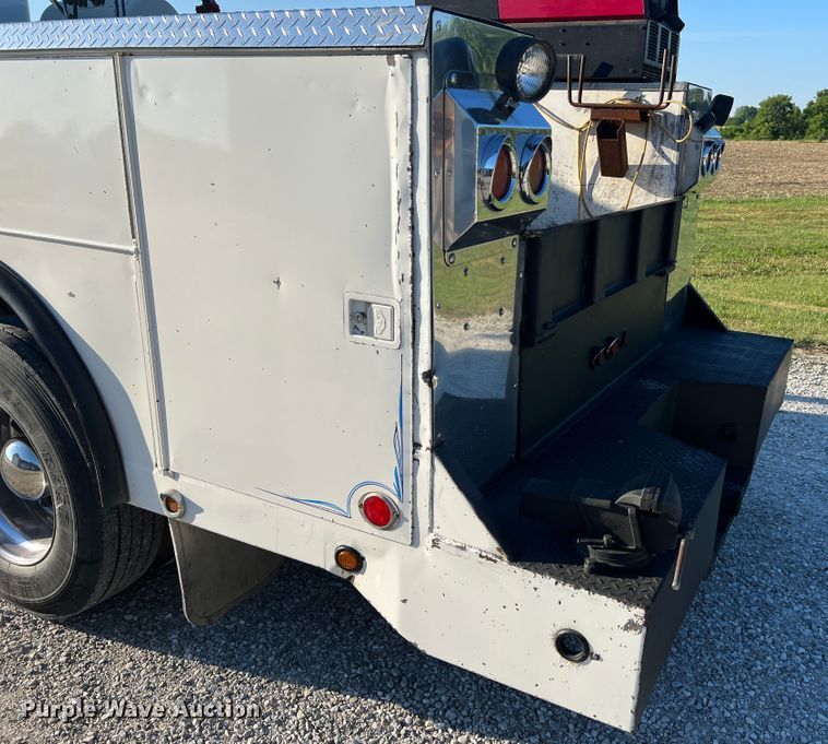 image for item KC9847 1995 Kenworth T300  utility / service truck