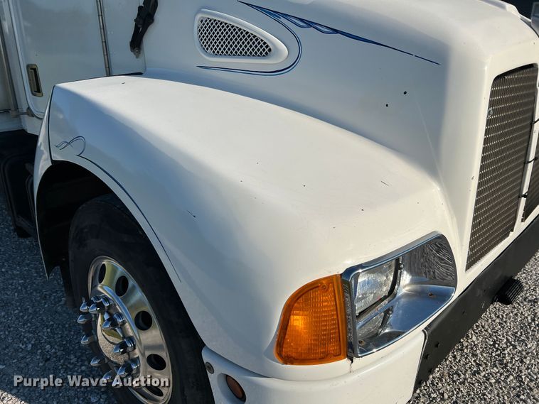 image for item KC9847 1995 Kenworth T300  utility / service truck