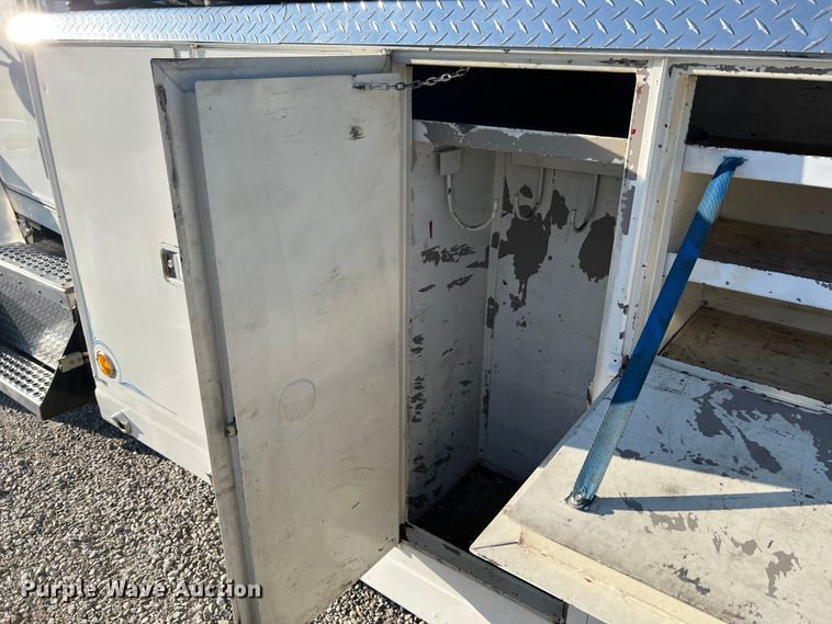 image for item KC9847 1995 Kenworth T300  utility / service truck