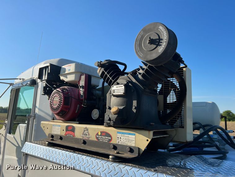 image for item KC9847 1995 Kenworth T300  utility / service truck