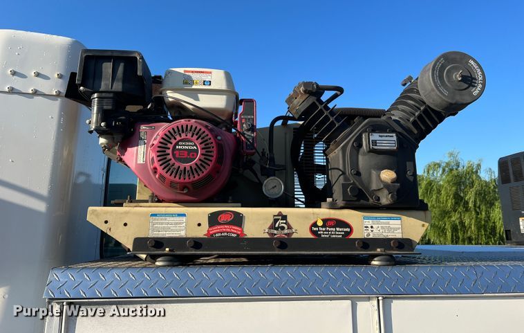 image for item KC9847 1995 Kenworth T300  utility / service truck