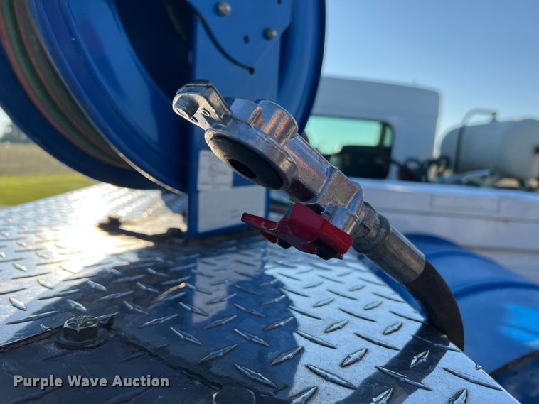 image for item KC9847 1995 Kenworth T300  utility / service truck