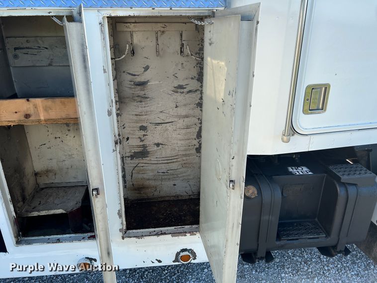 image for item KC9847 1995 Kenworth T300  utility / service truck