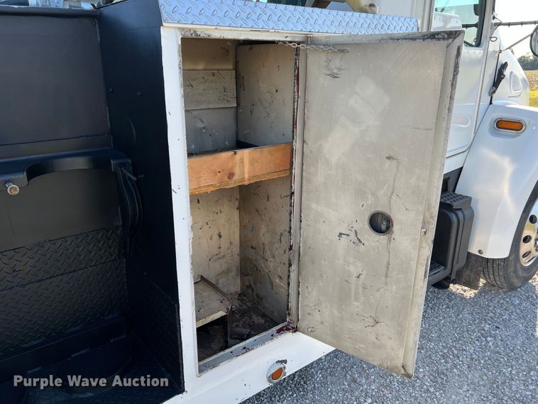 image for item KC9847 1995 Kenworth T300  utility / service truck