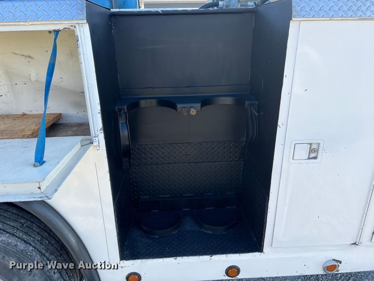 image for item KC9847 1995 Kenworth T300  utility / service truck