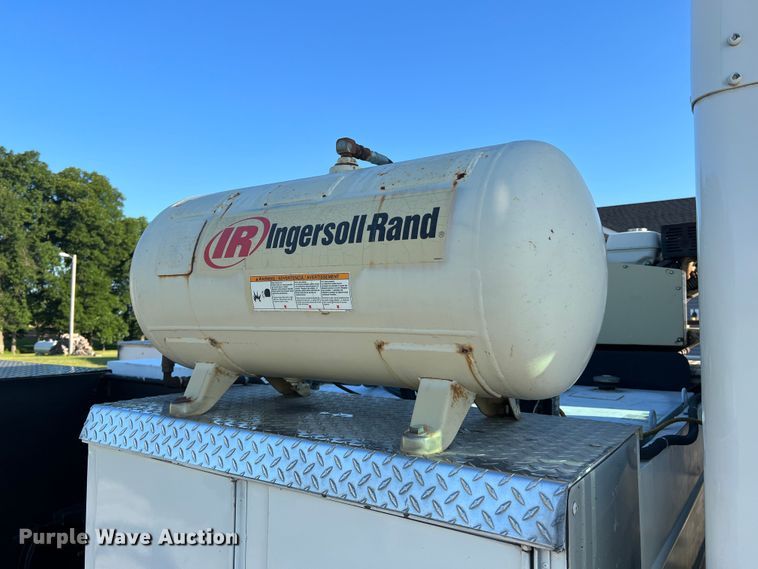 image for item KC9847 1995 Kenworth T300  utility / service truck