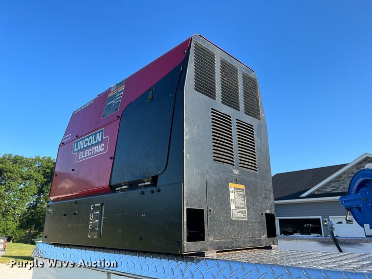 image for item KC9847 1995 Kenworth T300  utility / service truck