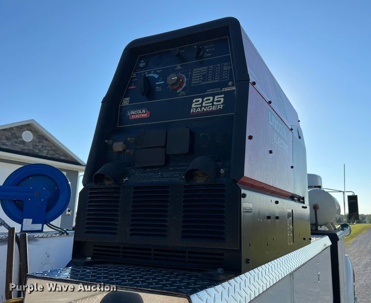 image for item KC9847 1995 Kenworth T300  utility / service truck