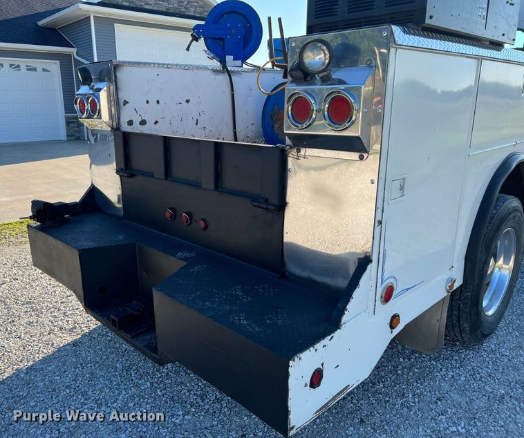 image for item KC9847 1995 Kenworth T300  utility / service truck