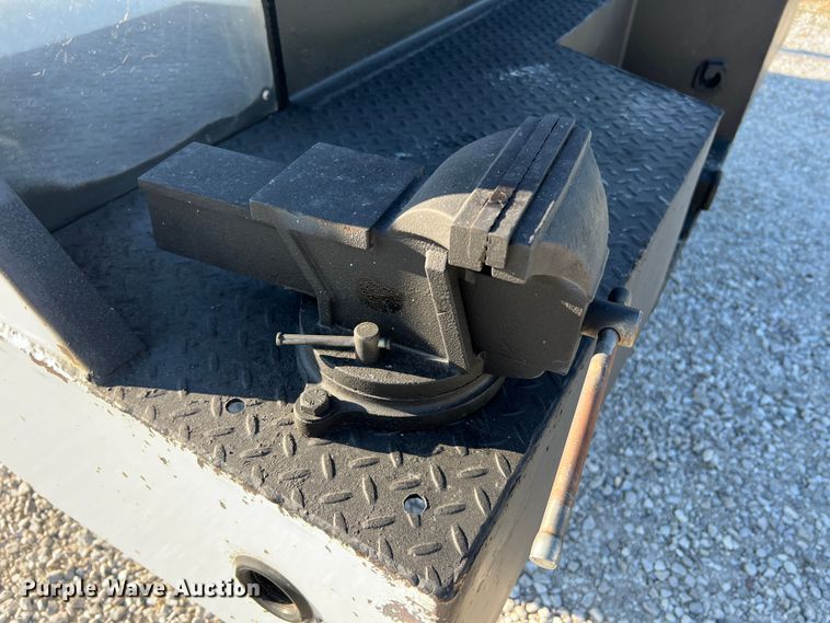 image for item KC9847 1995 Kenworth T300  utility / service truck