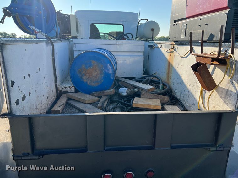 image for item KC9847 1995 Kenworth T300  utility / service truck