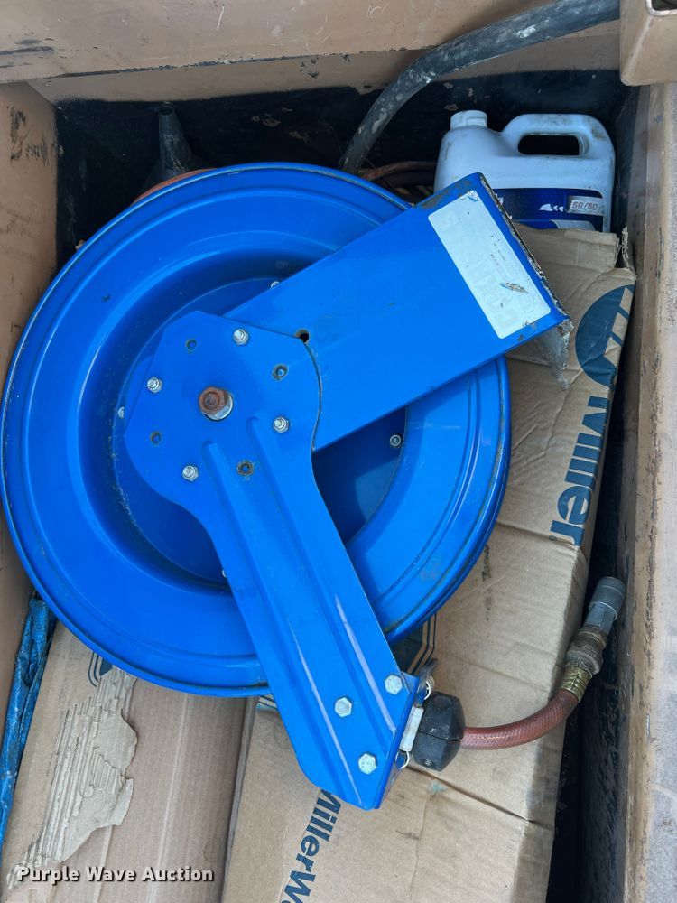 image for item KC9847 1995 Kenworth T300  utility / service truck