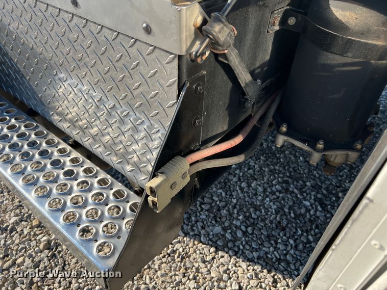 image for item KC9847 1995 Kenworth T300  utility / service truck