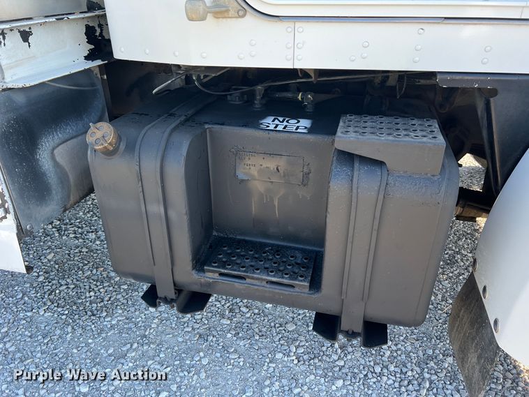 image for item KC9847 1995 Kenworth T300  utility / service truck