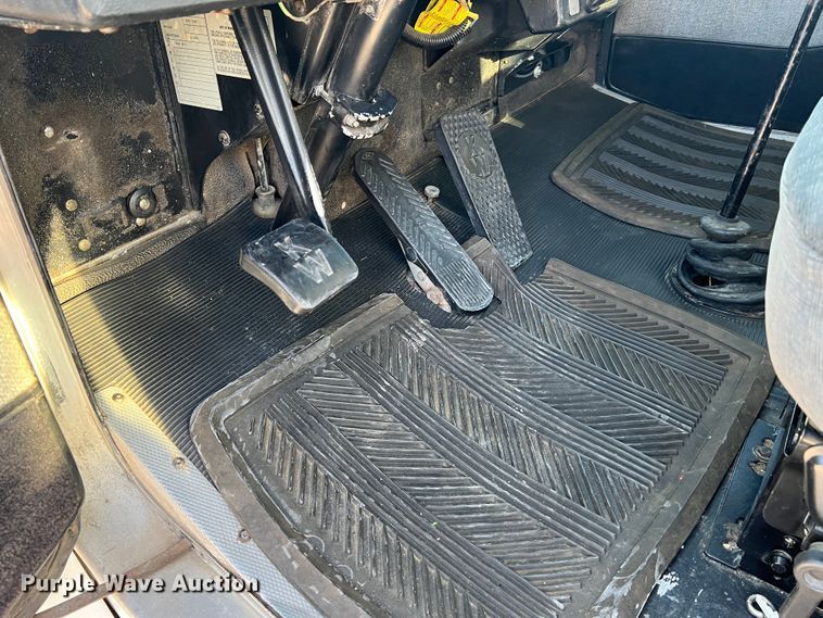 image for item KC9847 1995 Kenworth T300  utility / service truck