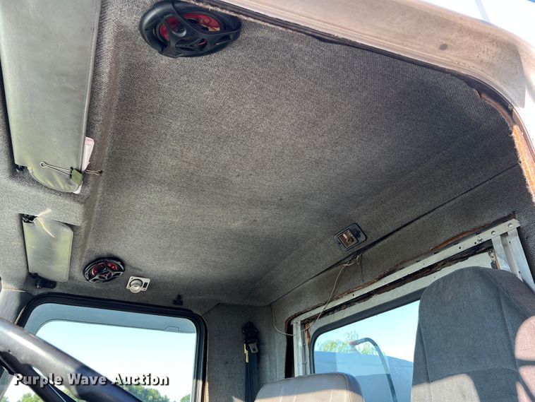 image for item KC9847 1995 Kenworth T300  utility / service truck