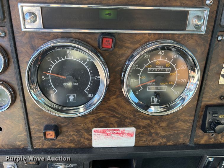 image for item KC9847 1995 Kenworth T300  utility / service truck