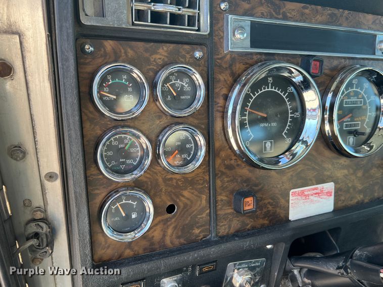 image for item KC9847 1995 Kenworth T300  utility / service truck