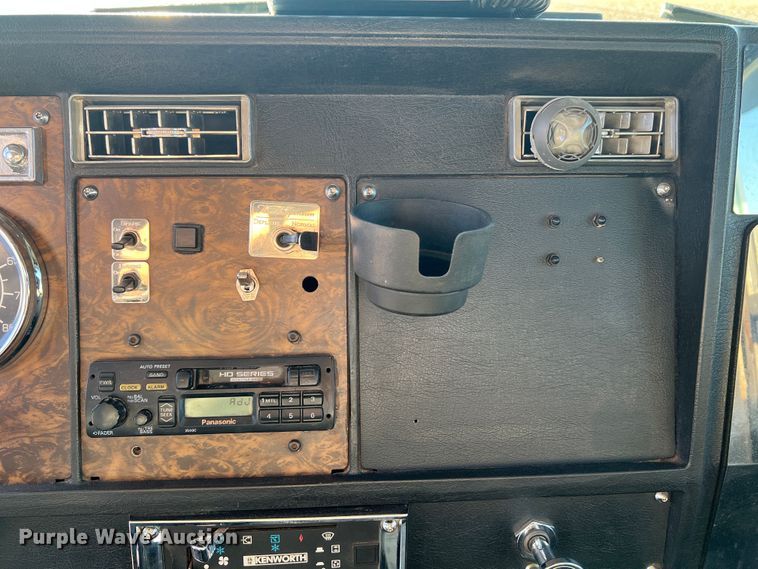 image for item KC9847 1995 Kenworth T300  utility / service truck