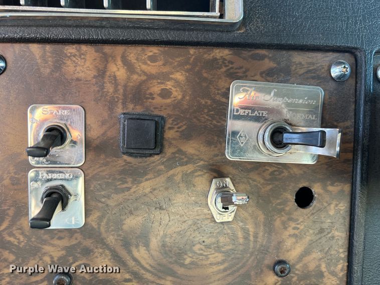 image for item KC9847 1995 Kenworth T300  utility / service truck