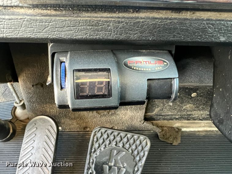 image for item KC9847 1995 Kenworth T300  utility / service truck