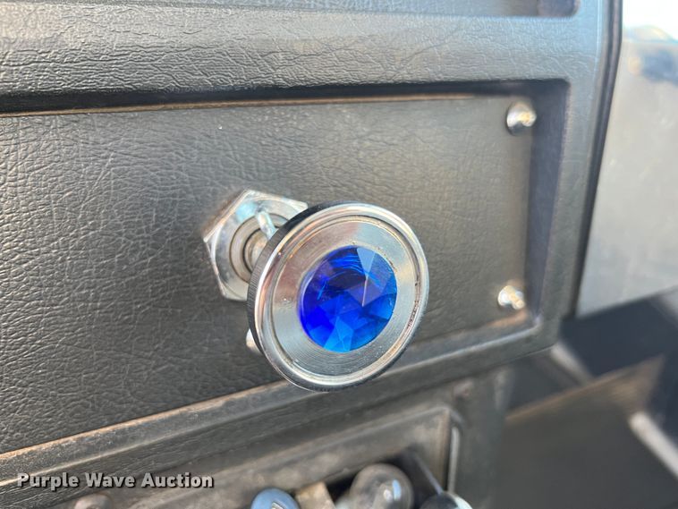 image for item KC9847 1995 Kenworth T300  utility / service truck