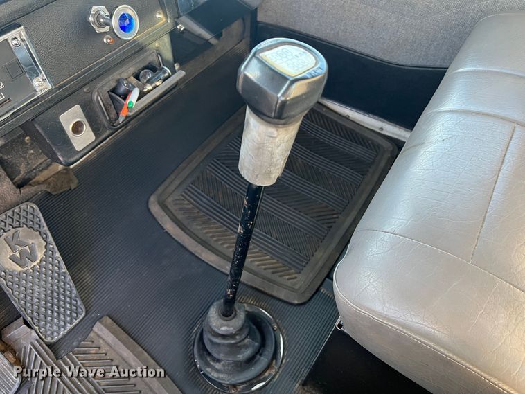 image for item KC9847 1995 Kenworth T300  utility / service truck