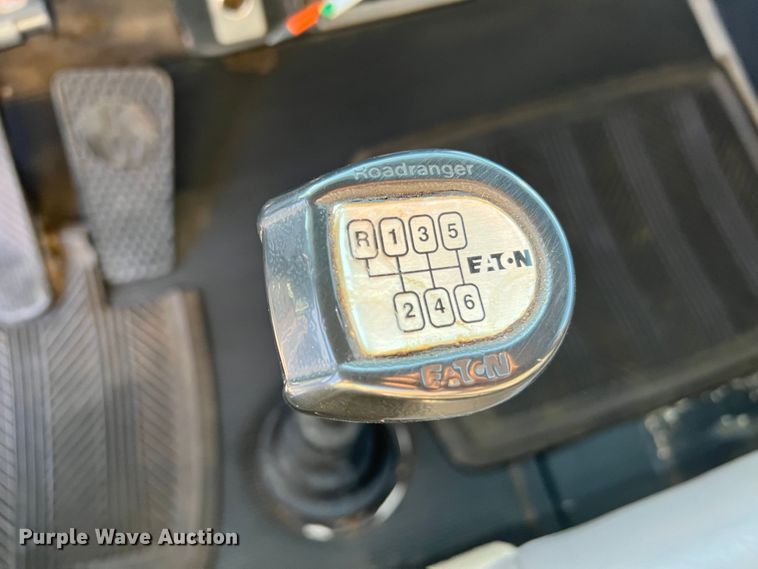 image for item KC9847 1995 Kenworth T300  utility / service truck