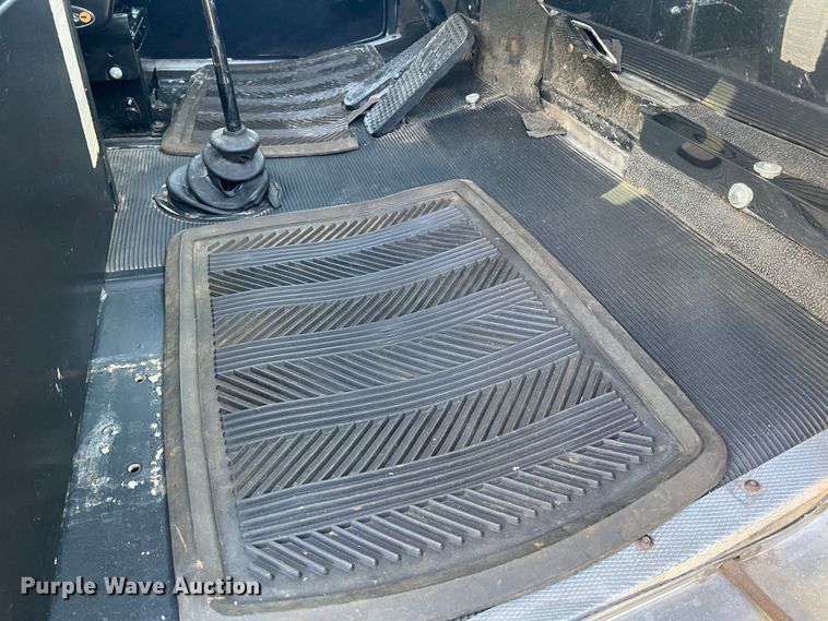 image for item KC9847 1995 Kenworth T300  utility / service truck