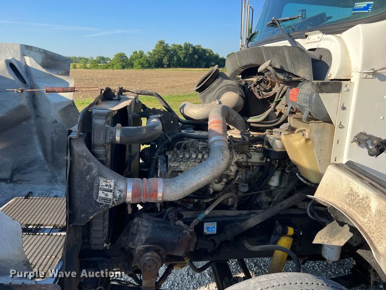 image for item KC9847 1995 Kenworth T300  utility / service truck