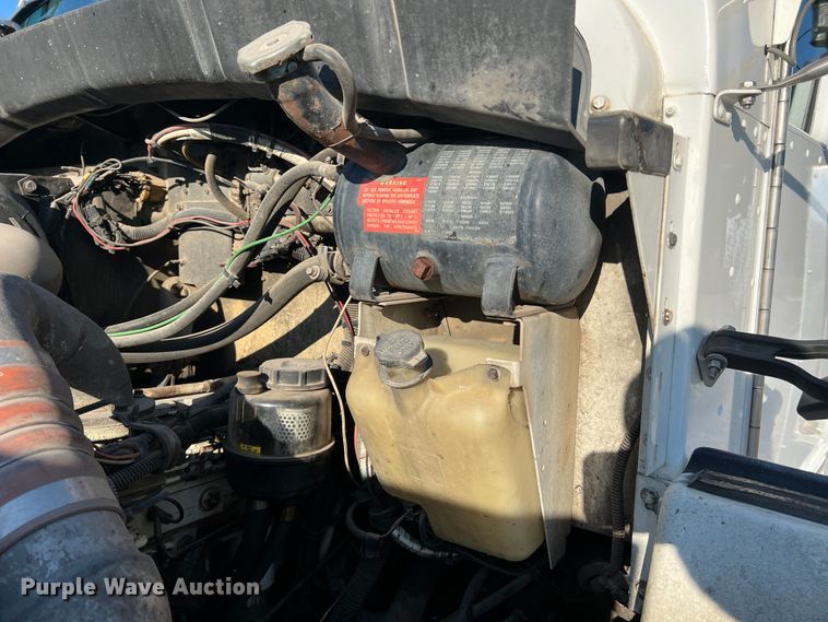 image for item KC9847 1995 Kenworth T300  utility / service truck