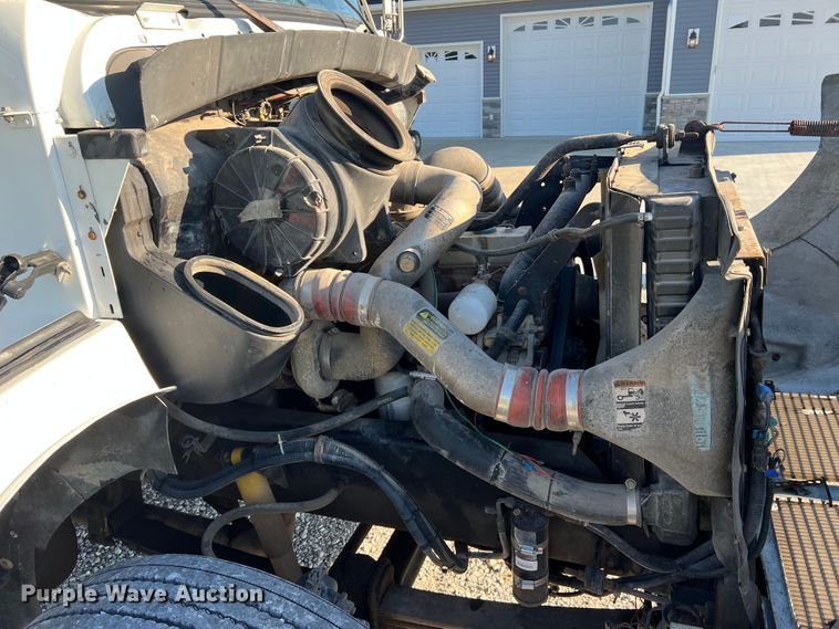 image for item KC9847 1995 Kenworth T300  utility / service truck