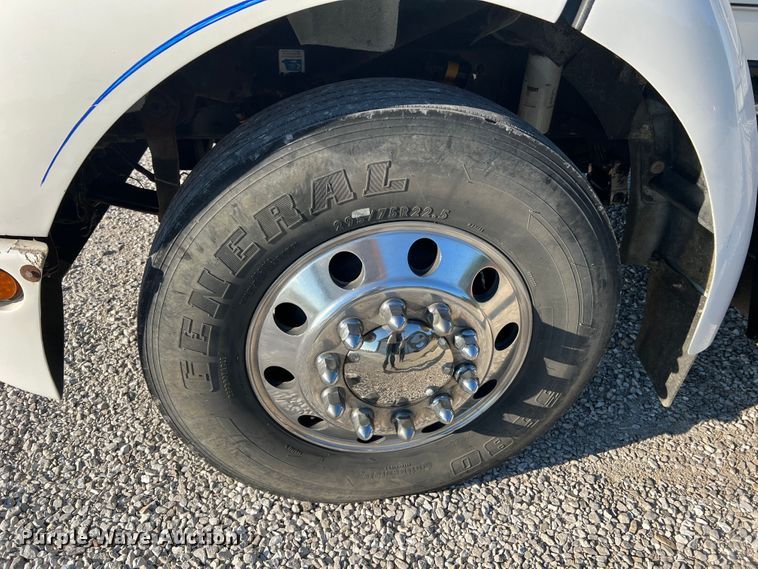 image for item KC9847 1995 Kenworth T300  utility / service truck