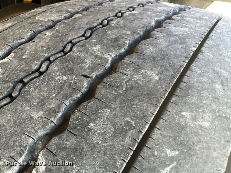 image for item KC9847 1995 Kenworth T300  utility / service truck