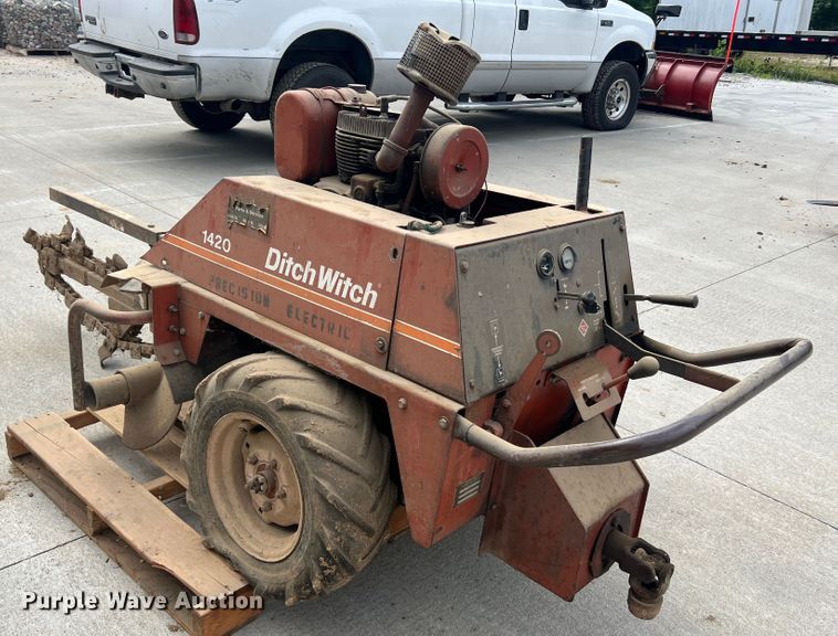 image for item KC9875 Ditch Witch 1420  trencher